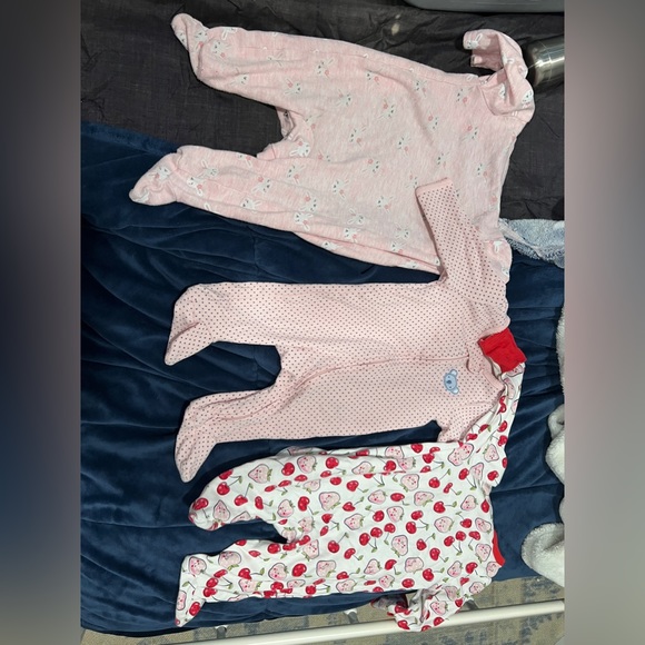 Babygirl 0-3, 3 M clothes - Picture 5 of 6